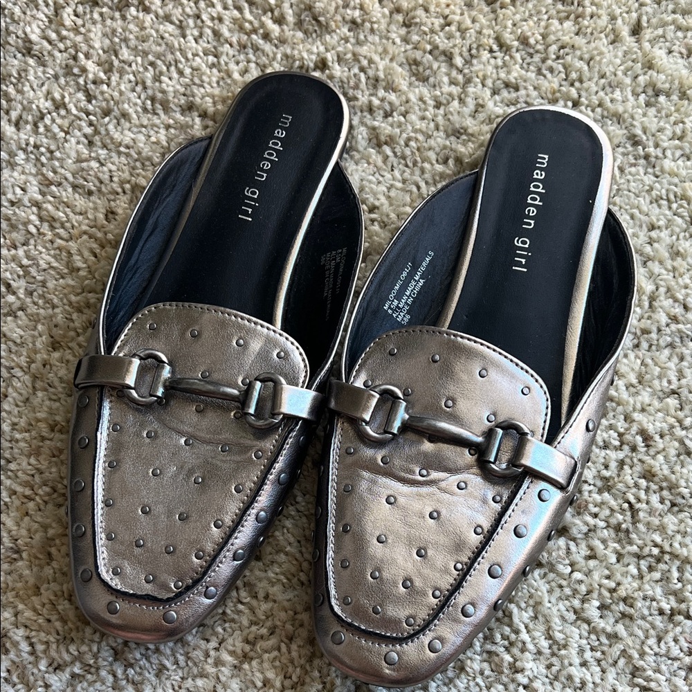 Steve Madden Girl Grey Silver Studded Mules - Picture 2 of 10